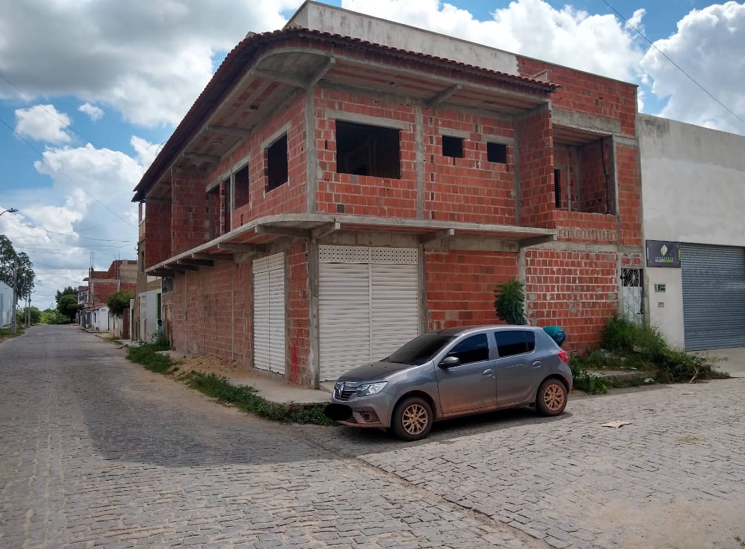 Duplex em construção à venda