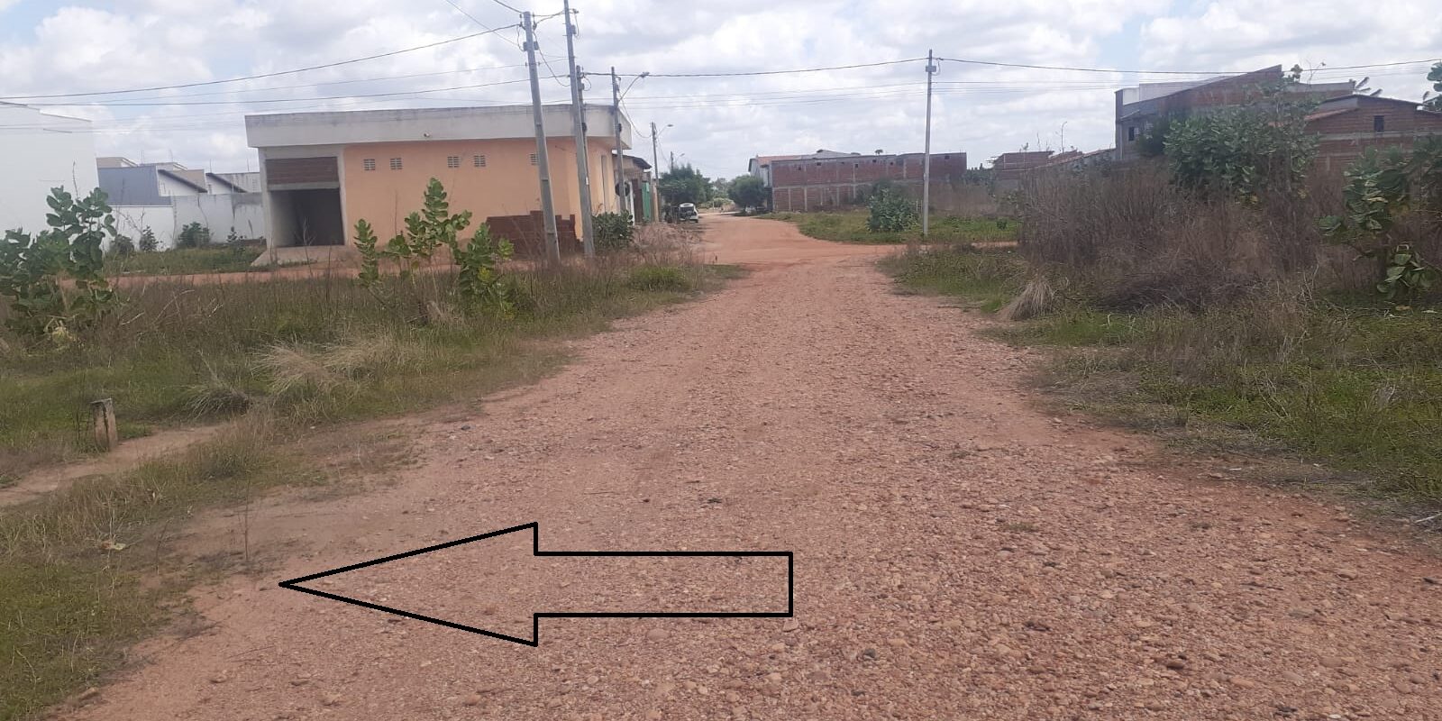 Terreno á venda no Bairro Pitombeira (VENDIDO)